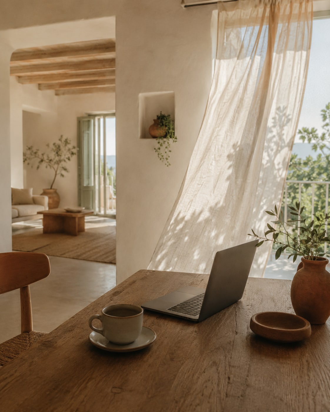 A sunlit apartment interior featured on Witazo
